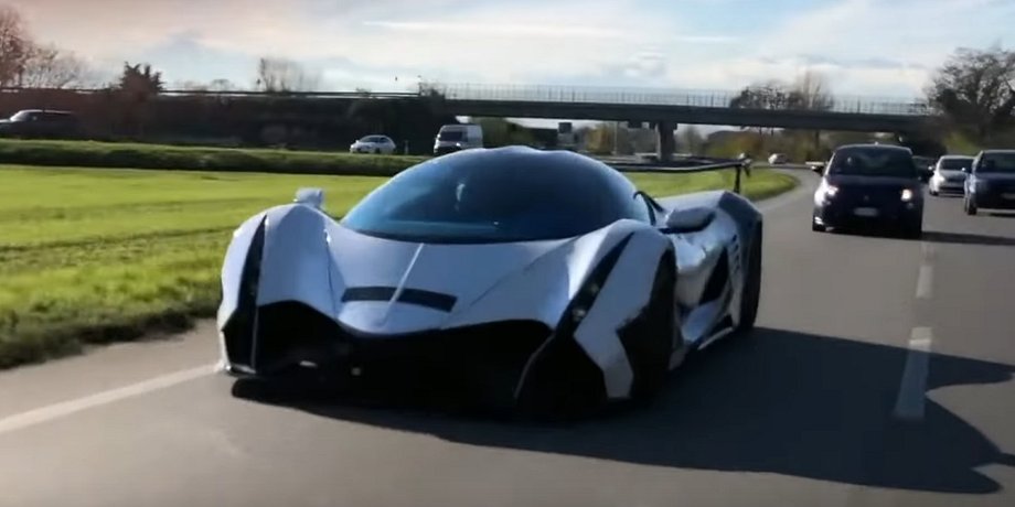 Devel Sixteen, арабський гіперкар, гіперкари, новий Devel Sixteen