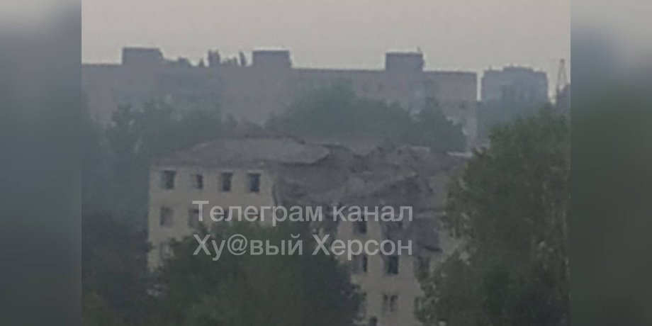 воинская часть в Херсоне, удар по воинской части, Херсон, артиллерия ВСУ, взрывы в Херсоне