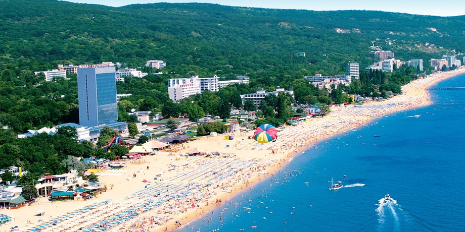 Відпустку 2025 можна провести у Європі, обравши пляж у Болгарії, або у Італії чи Греції, радить туристичний портал
