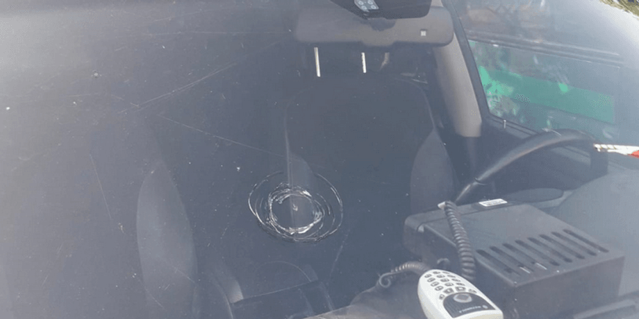 автомобиль польских пограничников, следы от выстрела по автомобилю польских пограничников