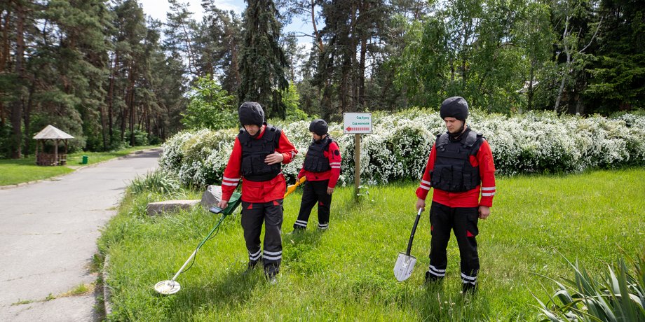 розмінування, розмінування київ, розмінування ботсад