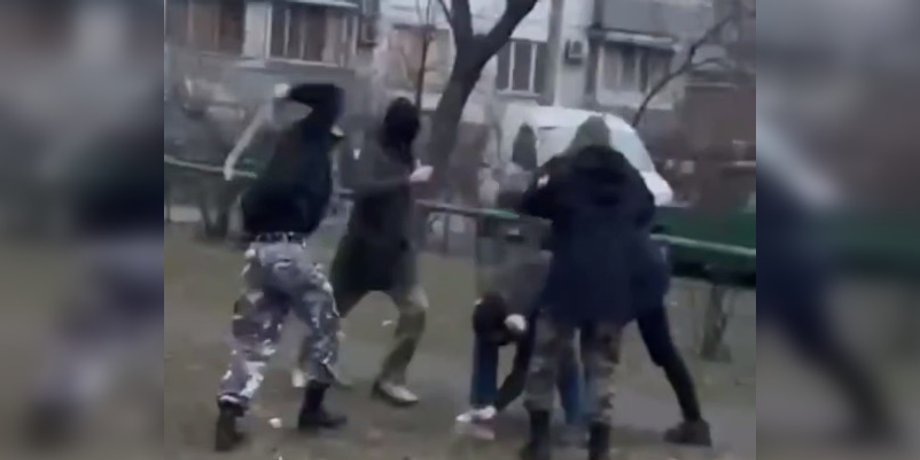 избиение, подростки киев, избиение киев