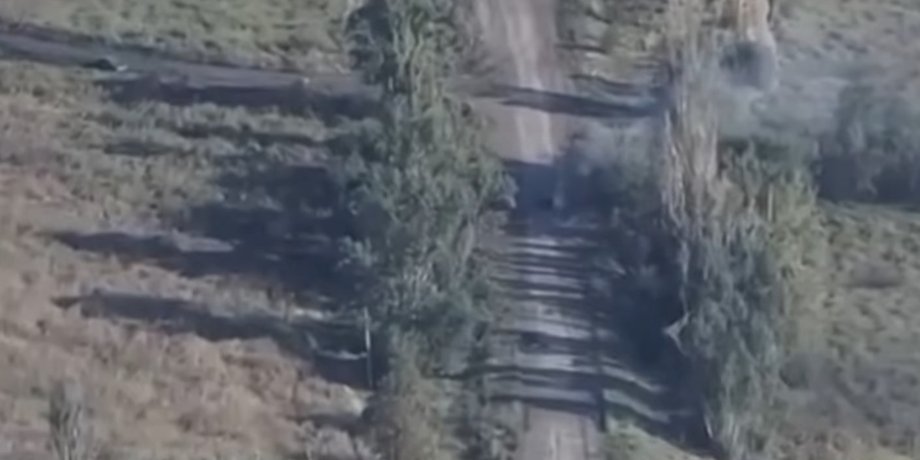 БМП рф на дорозі
