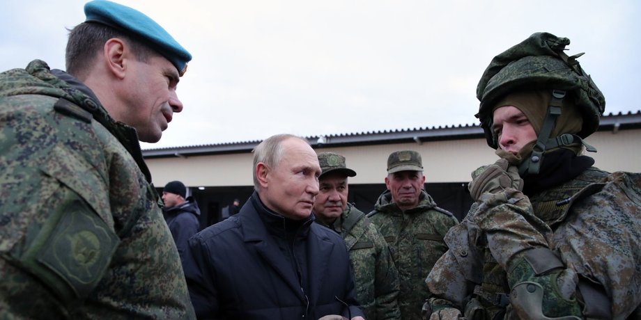 Наступ на країни НАТО — Польща готується до можливої війни з РФ — коли це може статися Володимир Путін та військові РФ