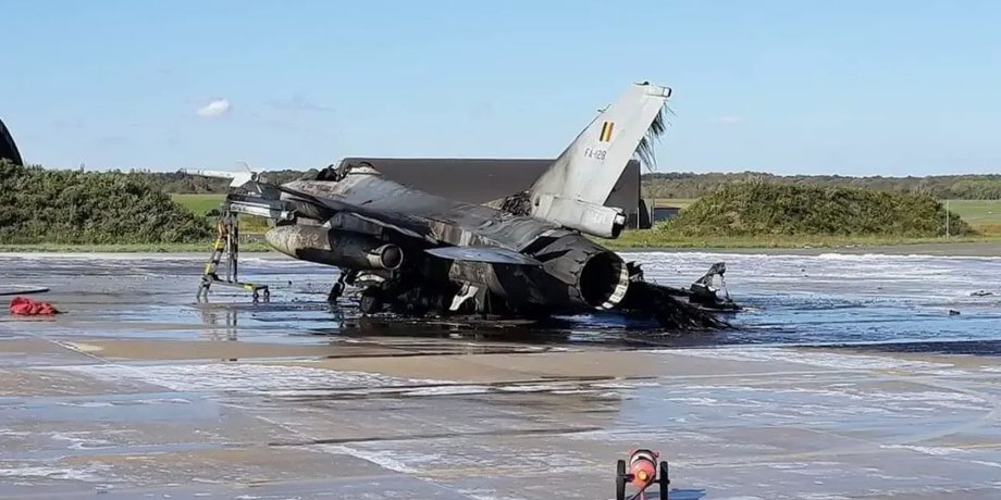 Уламки F-16, авіакатастрофа США, падіння літаків, катастрофи літаків, аварії літаків, катастрофа B-1, падіння F-35, масові авіакатастрофи