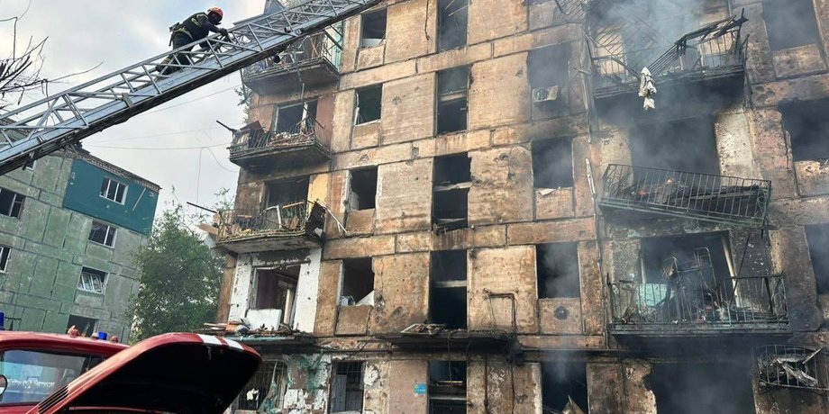 обстріл Кривого Рогу 13 червня, багатоповерховий будинок у Кривому Розі після обстрілу