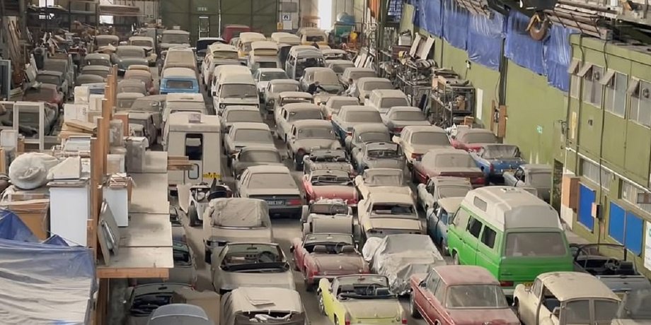 коллекция автомобилей, ретро, ретро авто, классические автомобили, склад авто, BMW, MG, Porsche, Nissan, VW, Land Rover