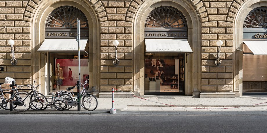 Bottega Veneta, боттега венета, друг собчак, скандал, российский паспорт