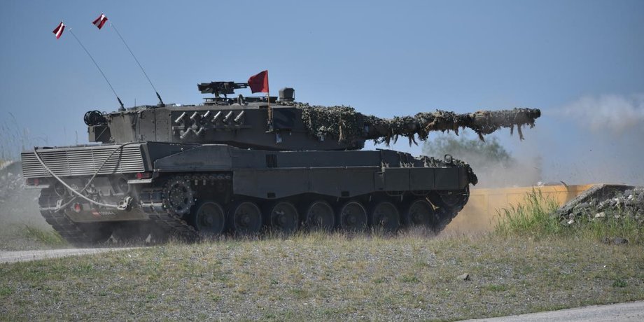 Кроме танков Leopard, в Украину будут поставлена тяжелая бронетехника из США