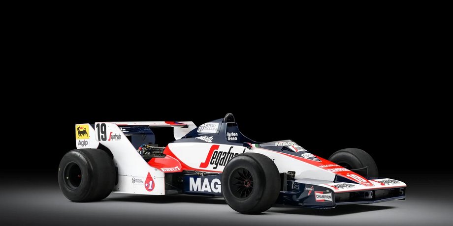 болид Toleman TG183B
