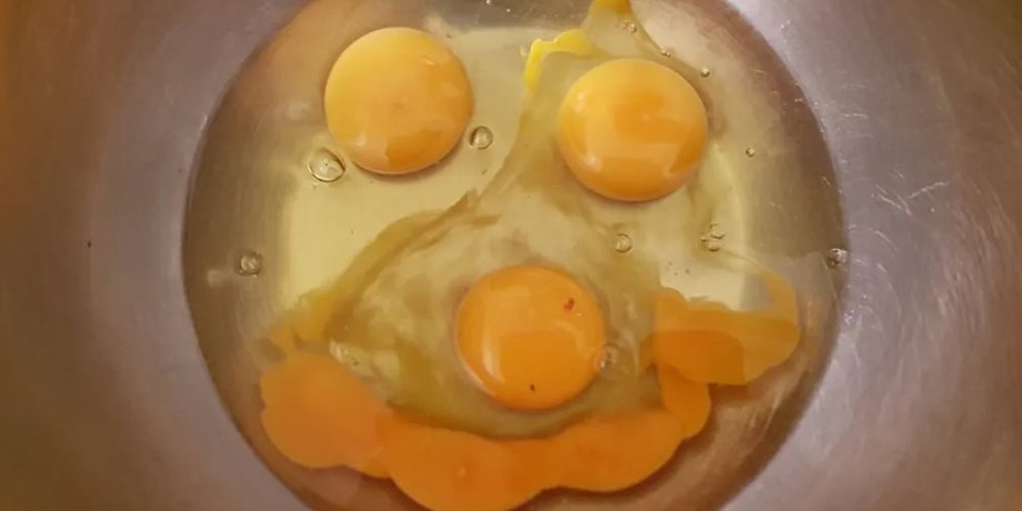 яйця, яйця з крапками