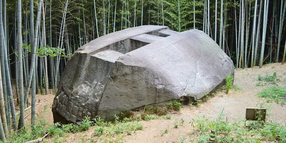 неолит, корабль, курган, Япония, памятники, исследования, тайна, сооружение, земляные курганы, буддийский храм, Каменный корабль, усыпальница