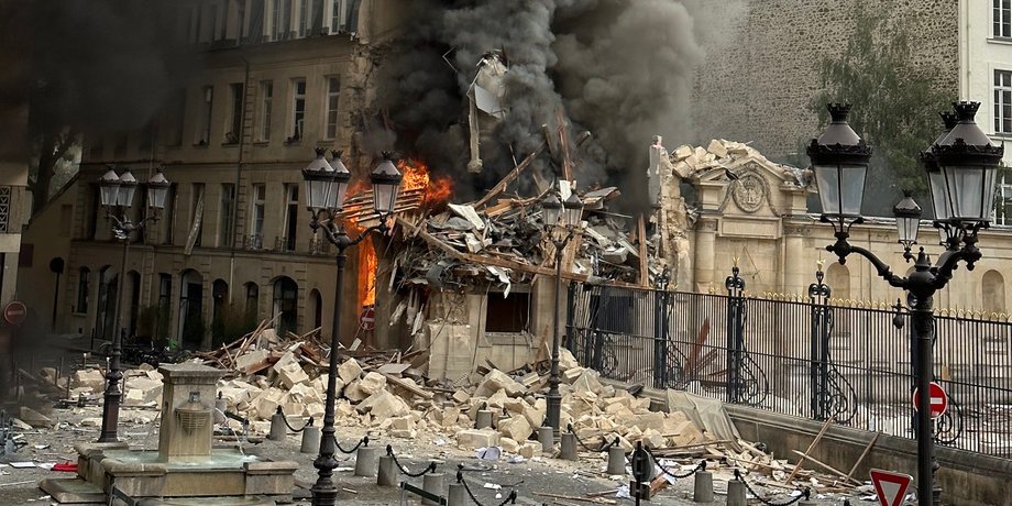 Взрыв в Париже, взрыв в дизайнерской студии