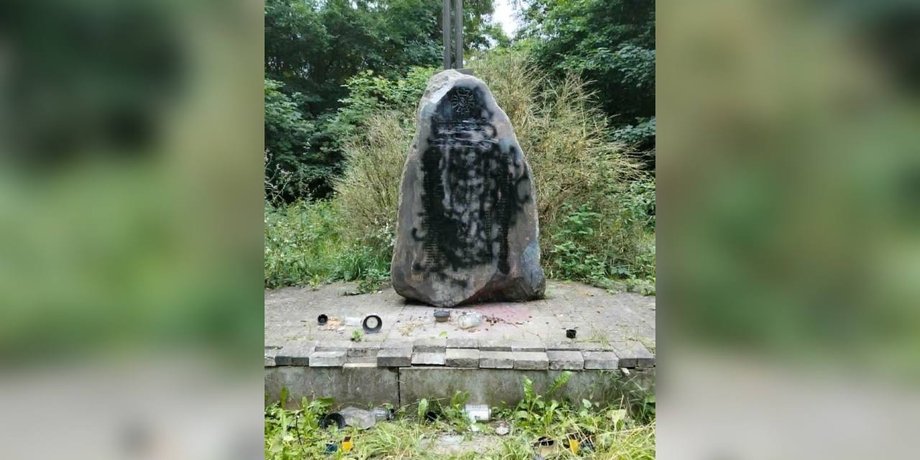 В Польше повредили мемориал погибшим украинским воинам