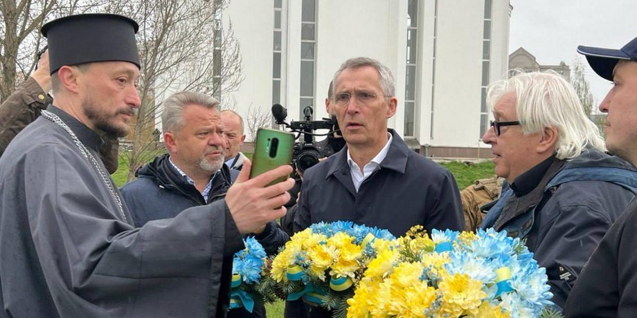 єнс столтенберг, буча, генеральний секретар нато, візит генсека нато в бучу, столтенберг у бучі, анатолій федорук, візит у бучу