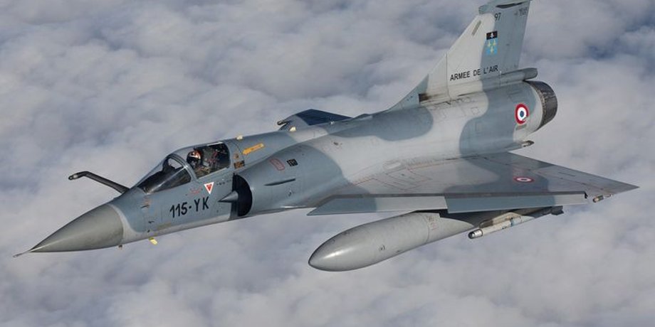Літак Mirage 2000 в польоті