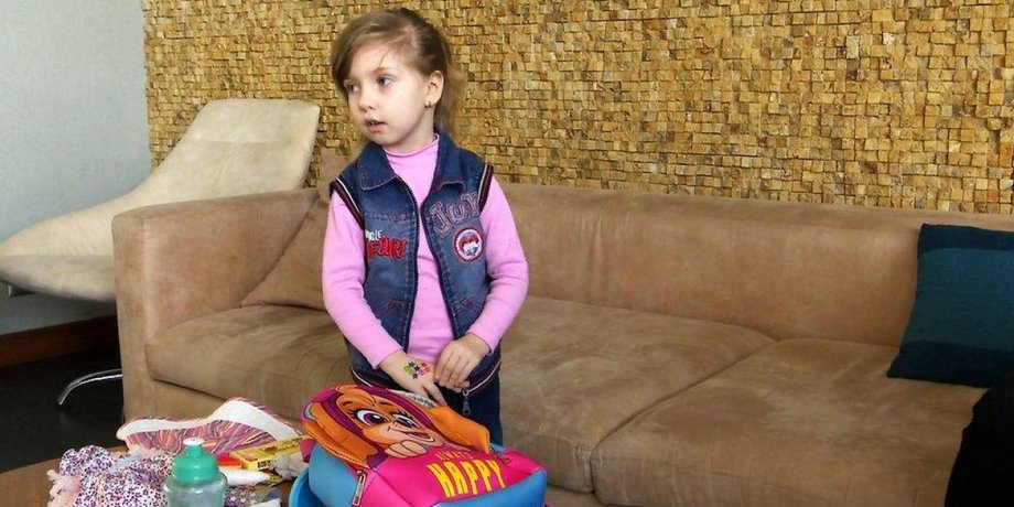 девочка алиса, девочка с азовстали, ребенок с азовстали, 4 летняя алиса, алиса азовсталь