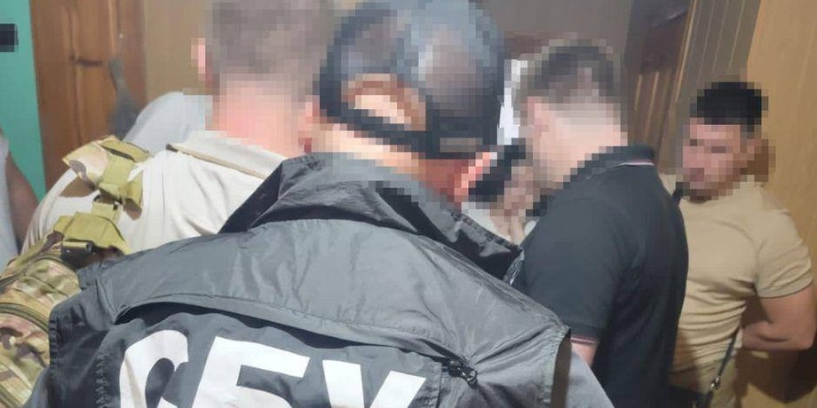 працівники СБУ, вручення підозри