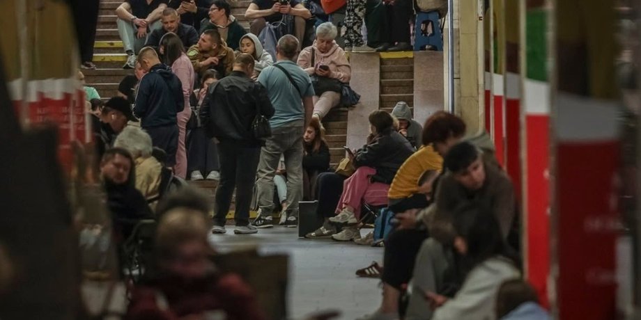 киевляне прячутся в метро