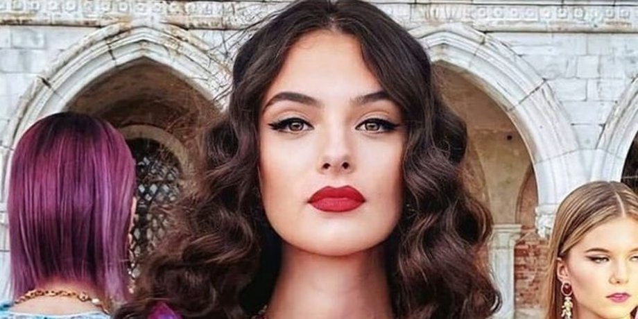 Дева Кассель на показе