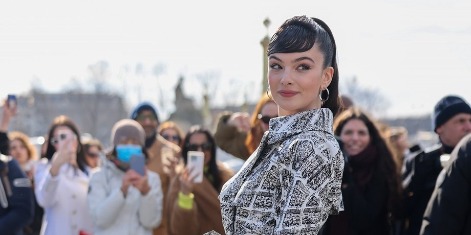 Дева Кассель, дочь моники беллуччи, показ диор, модный выход, неделя моды в париже