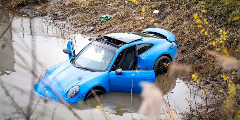 Porsche 911 GTS, Porsche 911, спорткар Porsche, дтп Porsche