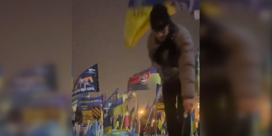 прапорці, пам'ятні прапорці, меморіал майдан, київ майдан