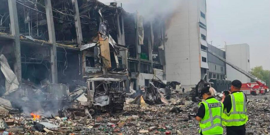 Поліція обстежує місце обстрілу Києва 5 серпня