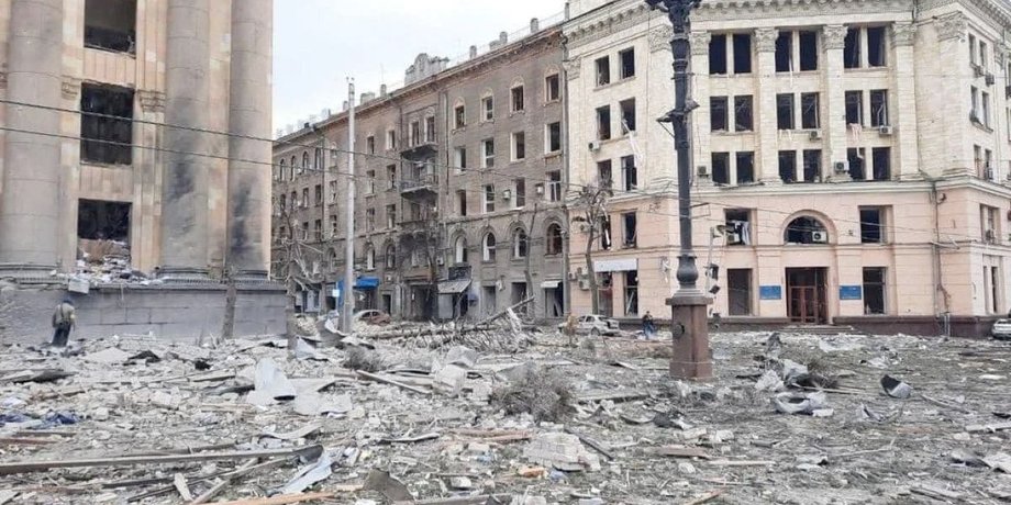 В жилом доме на Новобаварском проспекте разгребают завалы