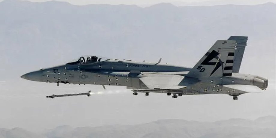пуск ракеты AIM -9