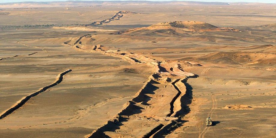 Марокканская стена в Западной Сахаре