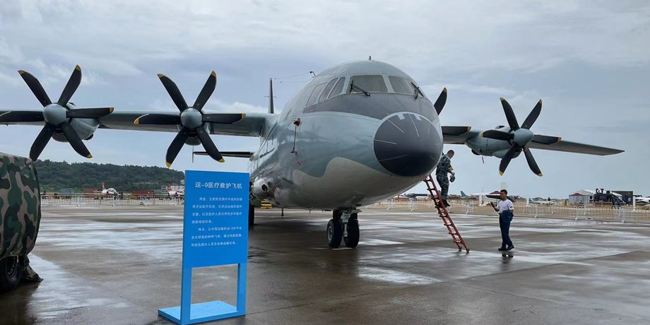китайський літак Y-9