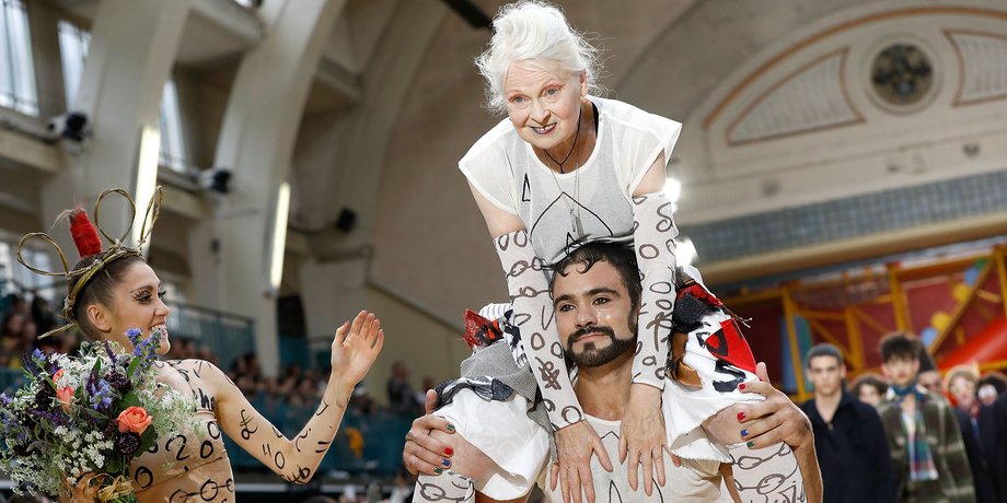 Вивьен Вествуд, Vivienne Westwood, культовые вещи вивьен вествуд, панк, королева панка, британский дизайнер, вествуд умерла, Buffalo Hat