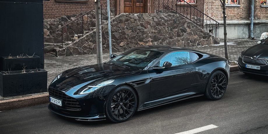 новый Aston Martin DB12, Aston Martin DB12, суперкар Aston Martin