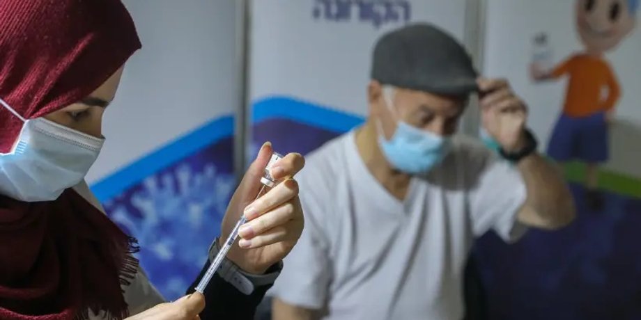 врач, пациент, коронавирус, вакцинация