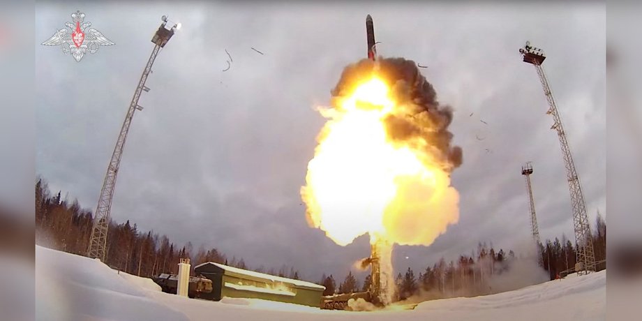 Ракета российского стратегического ракетного комплекса «Ярс» во время испытаний где-то в России