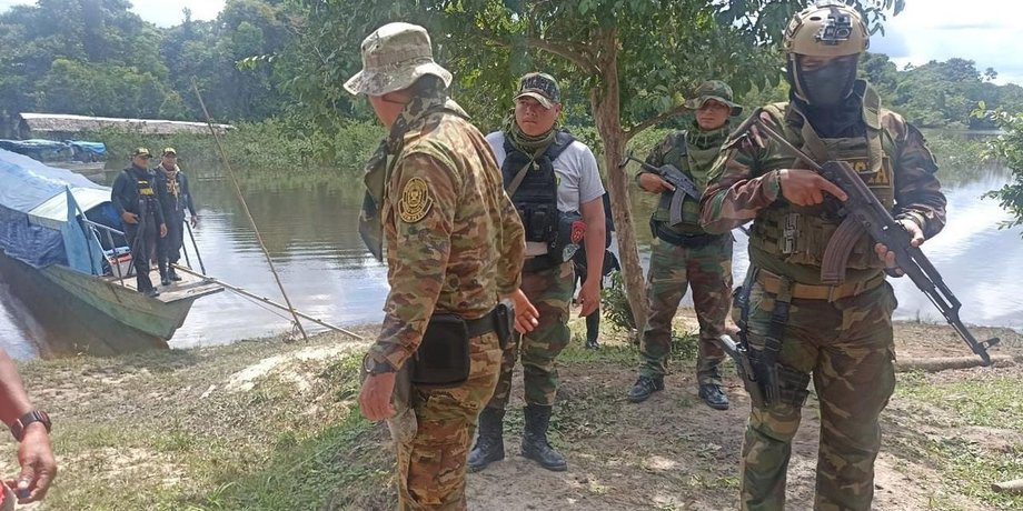 Нападение пришельцев в Перу, пришельцы, инопланетяне, пожирающие лица, напали на жителей деревни, Амазония, племя икиту
