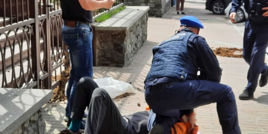 Нацгвардия, активист, Киев, посольство, Беларусь