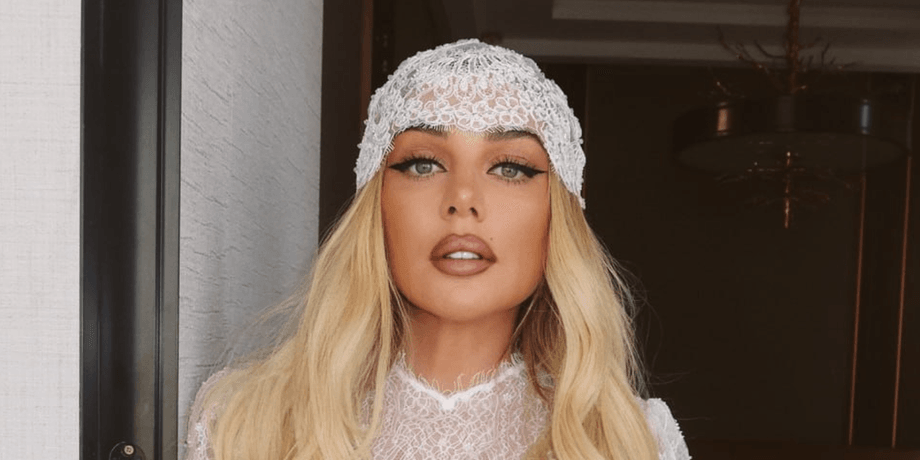 Анна Седокова Анна Седокова в белом наряде