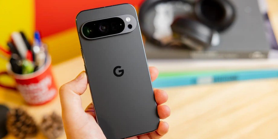 Смартфон Pixel 9 Pro в руках