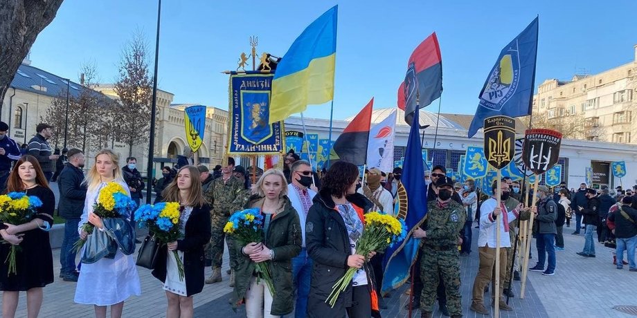СС "Галичина", Киев, марш, слуга народа, реакция, нацизм, националисты, разумков, арахамия, корниенко