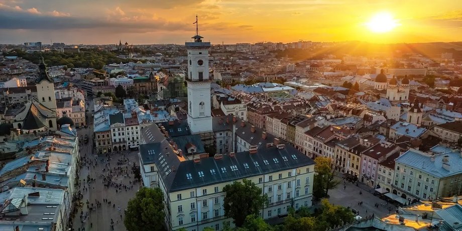 ратуша на площі ринок у львові