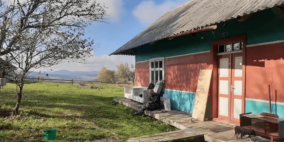 Купити хату в Карпатах