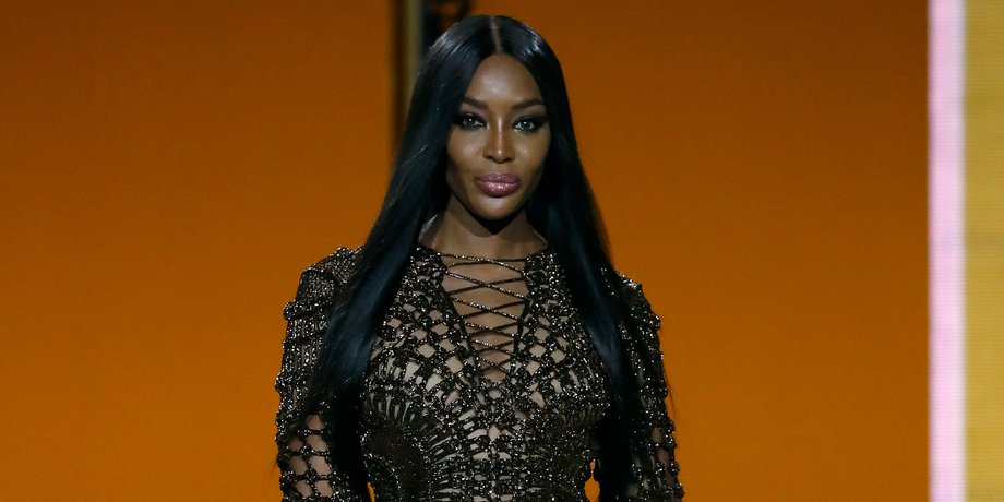 Наоми Кэмпбелл, модный показ, показ Balmain, неделя моды в париже
