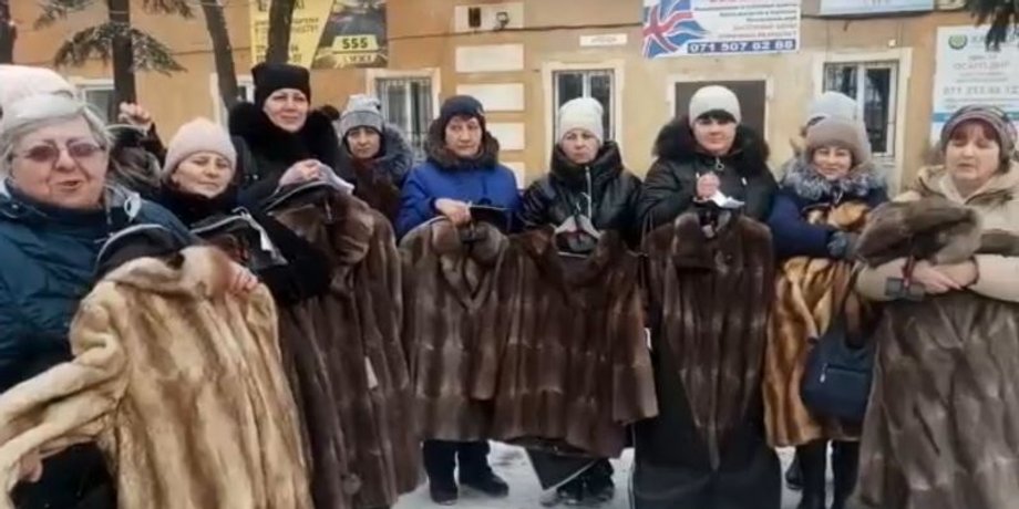 Вдови окупантів дякують за шуби