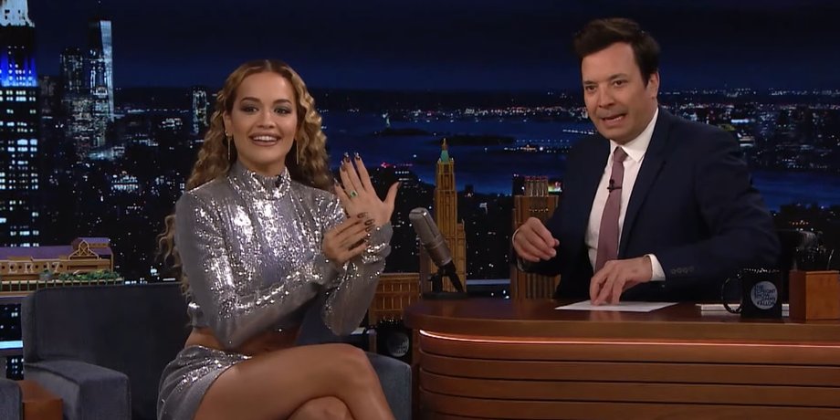 Tonight Show, рита ора, тайка вайтити, джимми фэллон, свадьба рита ора, обручальное кольцо