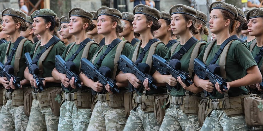 жінки в армії