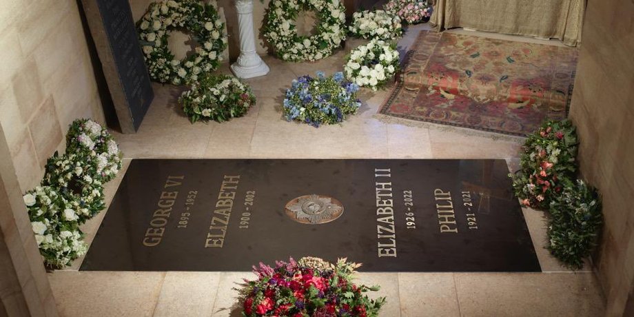 виндзорский замок, могила королевы, могила королевы елизаветы, где похоронена елизавета, часовня святого георгия