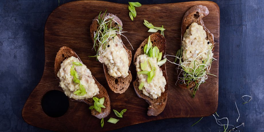 намазка, намазка на хлеб, паштет из скумбрии, вкусная закуска, копченая скумбрия