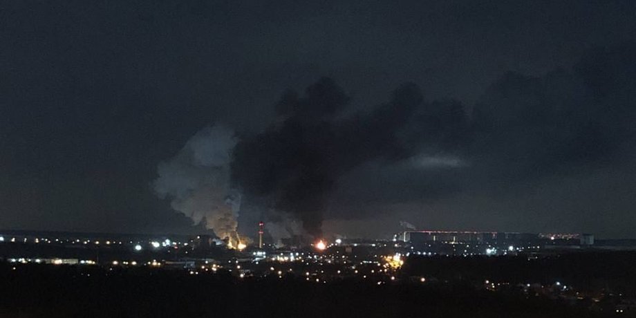 горить москокс, пожежа на заводі смоскокс, завод москокс, коксогазовий завод, пожежа, москва, пожежа на заводі, вибух на заводі, пожежа в москві